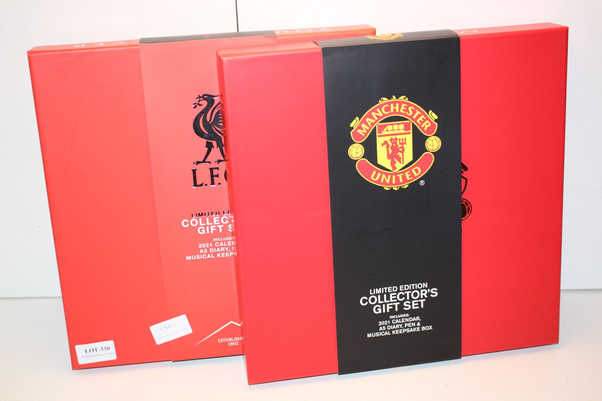 2X BOXED PREMIER LEAGUE CHAMPIONS L.F.C LIMITED EDITION COLLECTOR'S GIFT SET & MANCHESTER UNITED