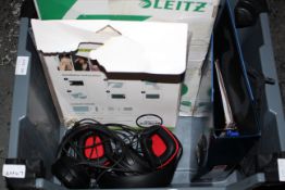 6X ASSORTED ITEMS TO INCLUDE GAMING HEADSETS & OTHER (IMAGE DEPICTS STOCK/GREY BOX NOT INCLUDED)