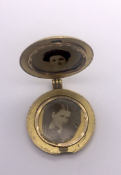 Antique Gold Locket with Old Portrait Photos 7.4g, Ref- 415