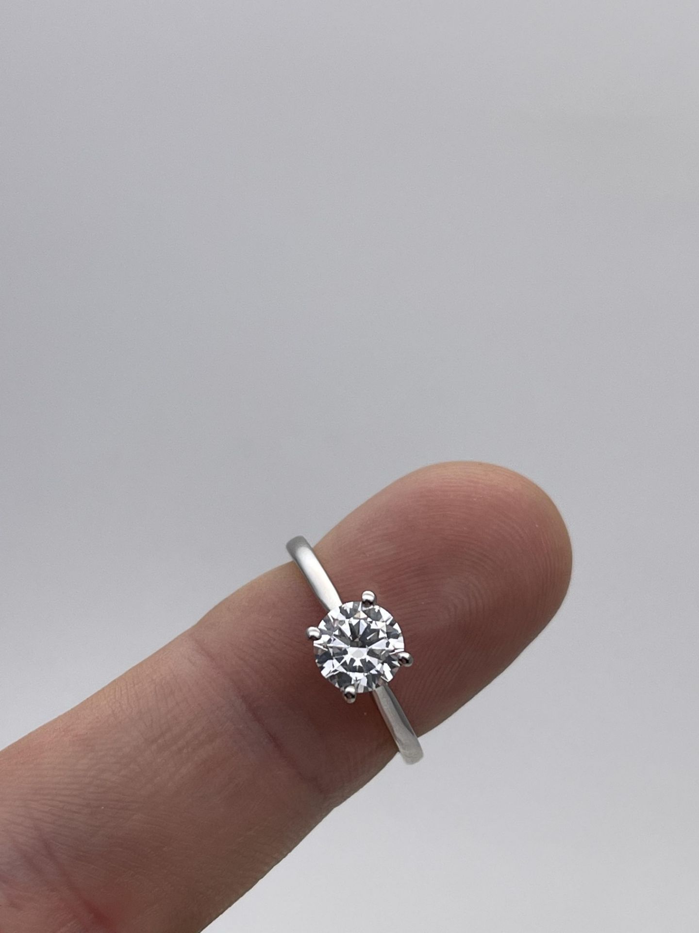 ***£14,560.00*** GIA ACCREDITED ROUND CUT DIAMOND RING, VS2, F, INCLUDES GIA & AGI, 1.00CT