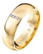 BOXED 9CT YELLOW GOLD GENTS WEDDING BAND SET WITH FOUR DIAMONDS, SIZE- V, MADSE IN THE JEWELLERY