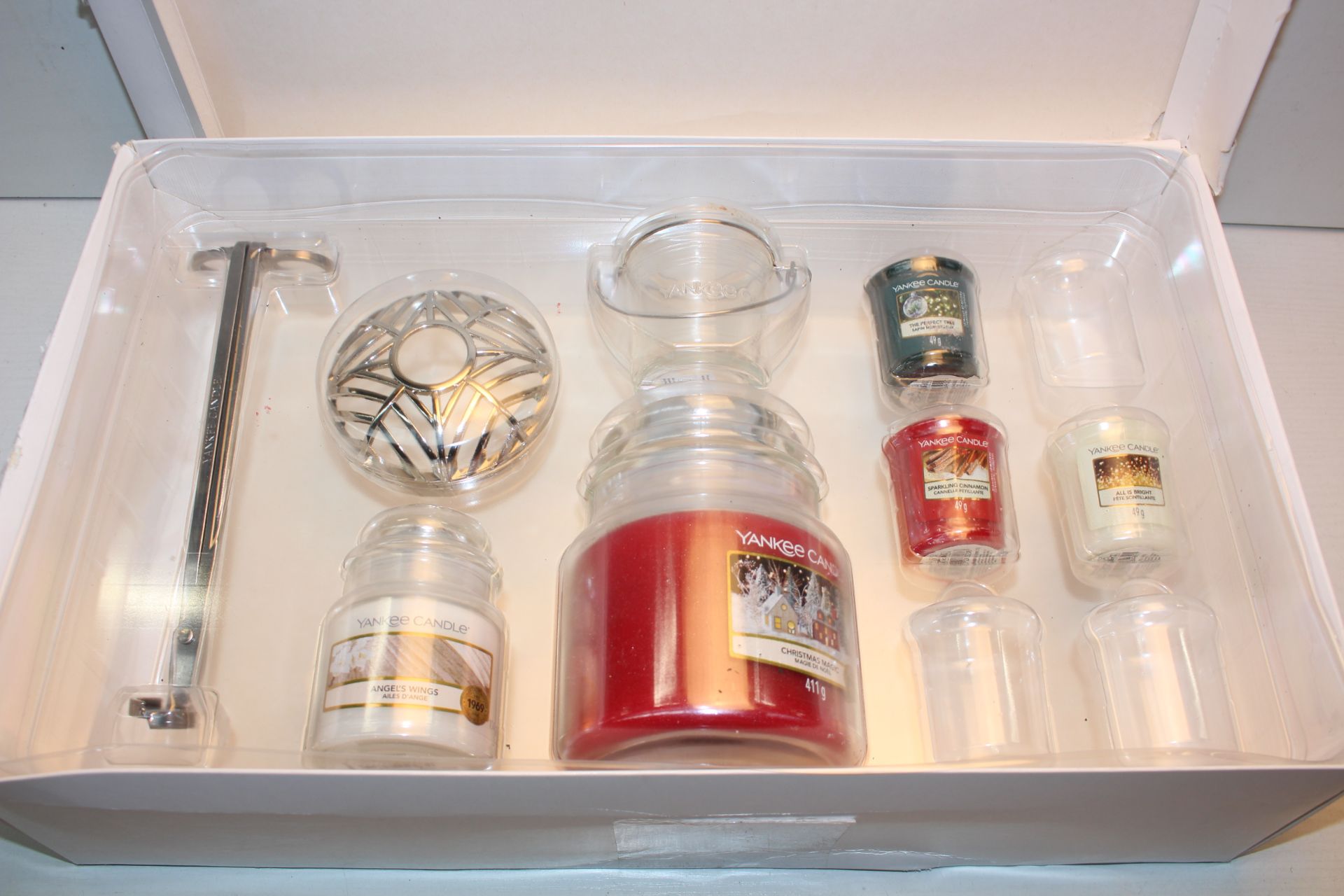 ASSORTED ITEMS BY YANKEE CANDLE (IMAGE DEPICTS STOCK)Condition ReportAppraisal Available on Request-