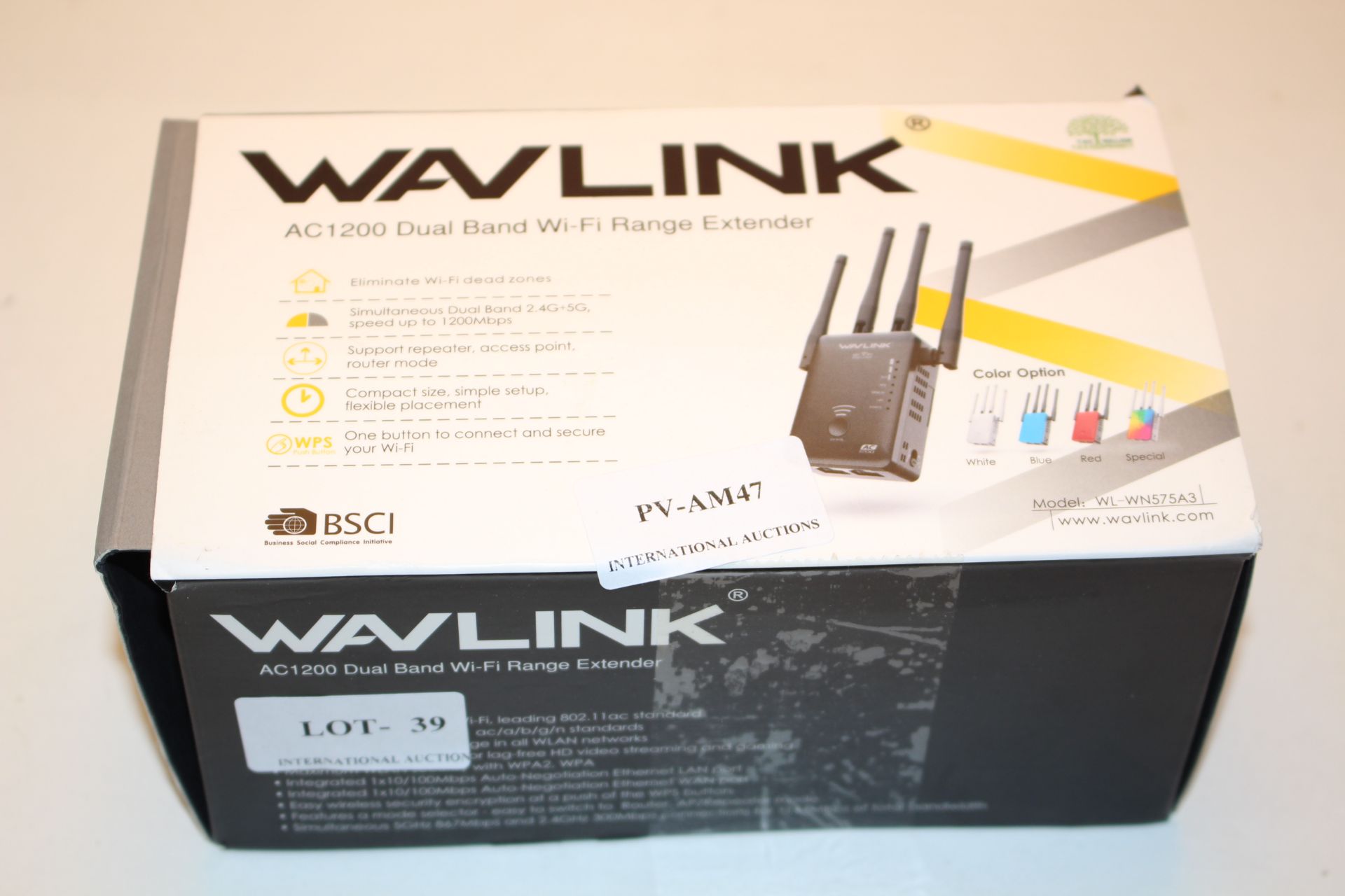 BOXED WAVLINK AC1200 DUAL BAND WIFI RANGE EXTENDER RRP £27.37Condition ReportAppraisal Available