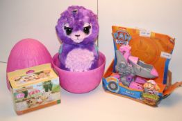3X ASSORTED TOYS TO INCLUDE HATCHIMALS SYLVANIAN FAMILIES & DINO RESCUE (IMAGE DEPICTS STOCK)