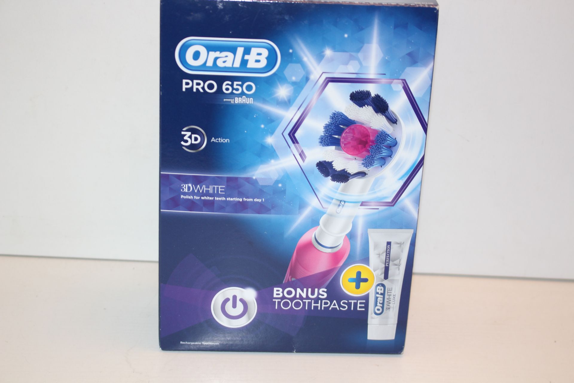 BOXED ORAL B PRO 650 POWERED BY BRAUN TOOTHBRUSH RRP £39.99Condition ReportAppraisal Available on