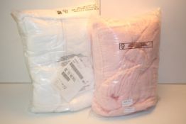 2X TOWEL ROBES (IMAGE DEPICTS STOCK)Condition ReportAppraisal Available on Request- All Items are