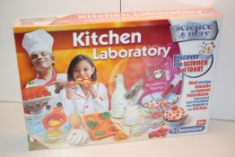 BOXED BRAND NEW CLEMENTONI SCIENCE & PLAY KLITCHEN LABORATORY RRP £39.99Condition ReportAppraisal