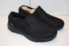 UNBOXED SKETCHERS EQUALIZER SHOES UK SIZE 10 BLACK RRP £34.99Condition ReportAppraisal Available