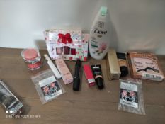13 X ASSORTED ITEMS TO INCLUDE POWDERED BLUSH,LIPSTICK AND MORECondition ReportAppraisal Available