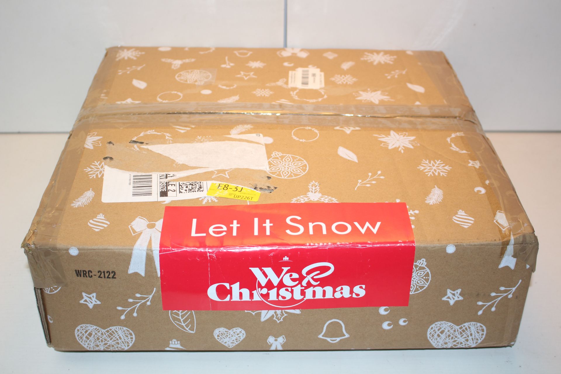 BOXED WE LOVE CHRISTMAS DECORATION Condition ReportAppraisal Available on Request- All Items are