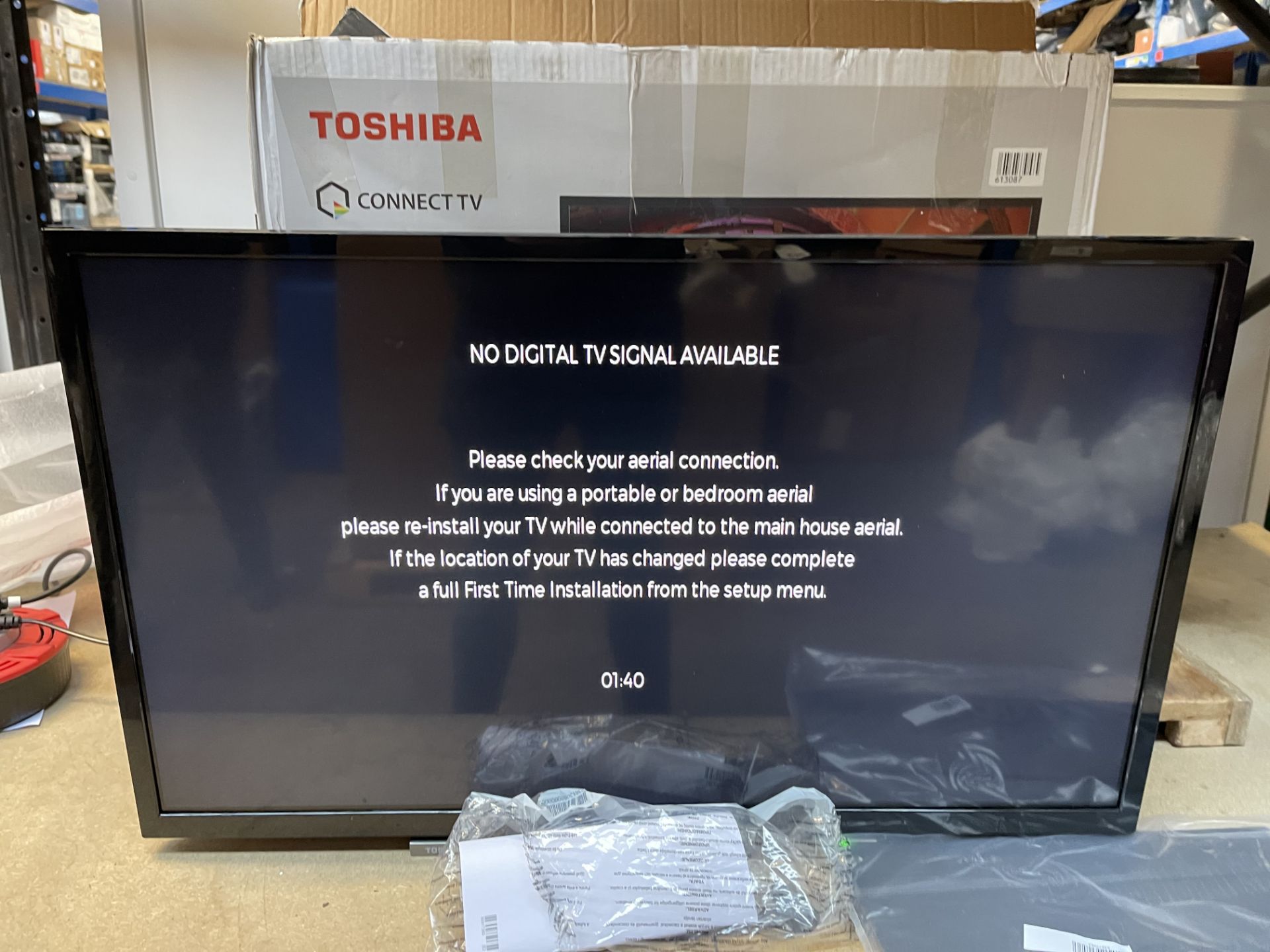 BOXED TOSHIBA 32 inch LED SMART TV, INCLUDES, REMOTE, MANUAL & STAND, TURNS ON - Image 2 of 2