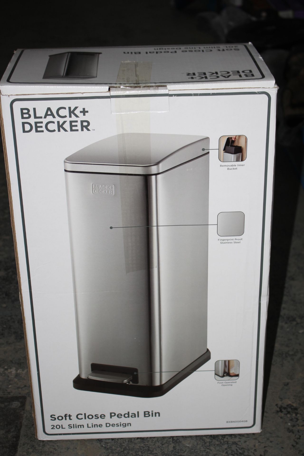 BOXED BLACK + DECKER SOFT CLOSE PEDAL BIN 20L SLIM LINE DESIGN RRP £51.99Condition ReportAppraisal