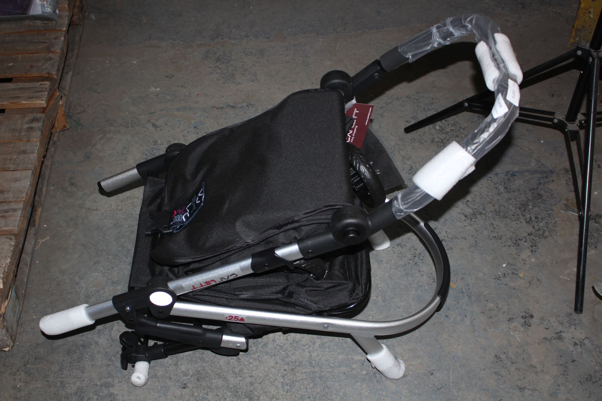 UNBOXED CARLETT EASY SHOPPING CART LETT 460 Condition ReportAppraisal Available on Request- All