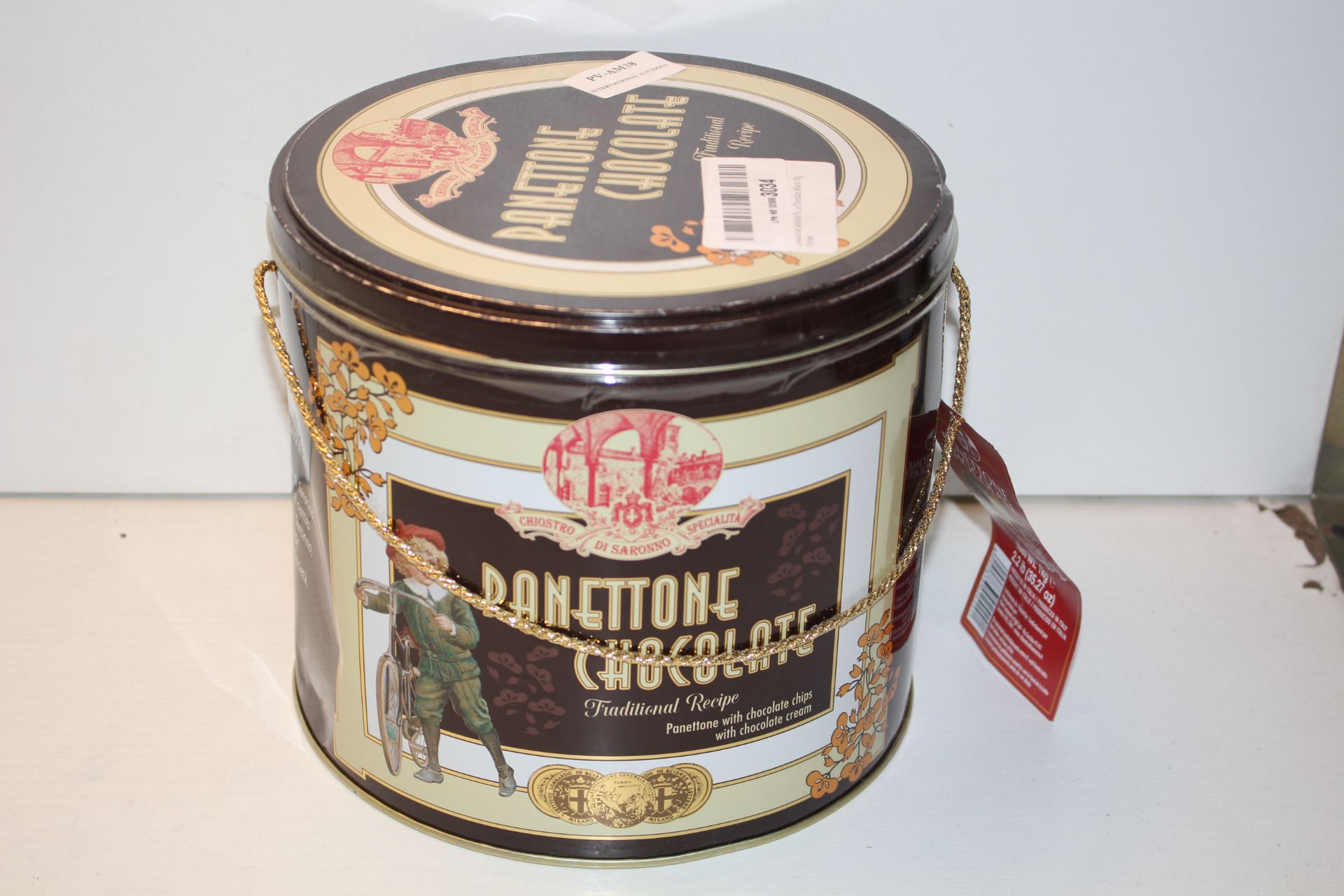 BOXED PANNETONE CHOCOLATE TRADITIONAL RECIPE PANETTONE WITH CHOCOLATE CHIPS WITH CHOCOLATE CREAM (