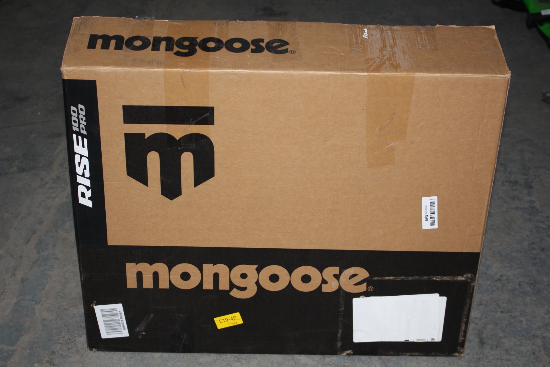 BOXED MONGOOSE RISE 100 PRO SCOOTER GRN RRP £89.99Condition ReportAppraisal Available on Request-