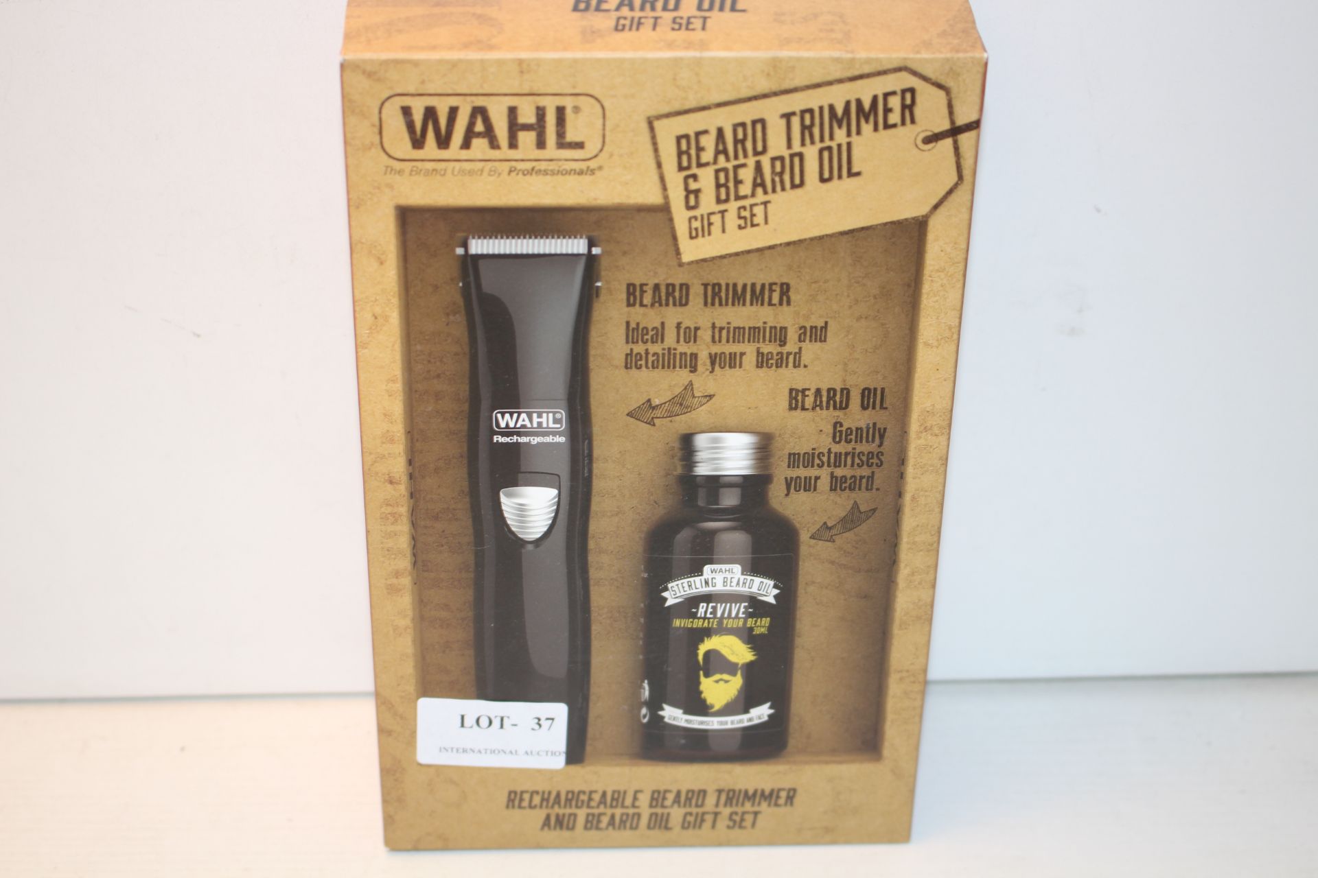 BOXED WAHL BEARD TRIMMER & BEARD OIL GIFT SET RRP £27.99Condition ReportAppraisal Available on