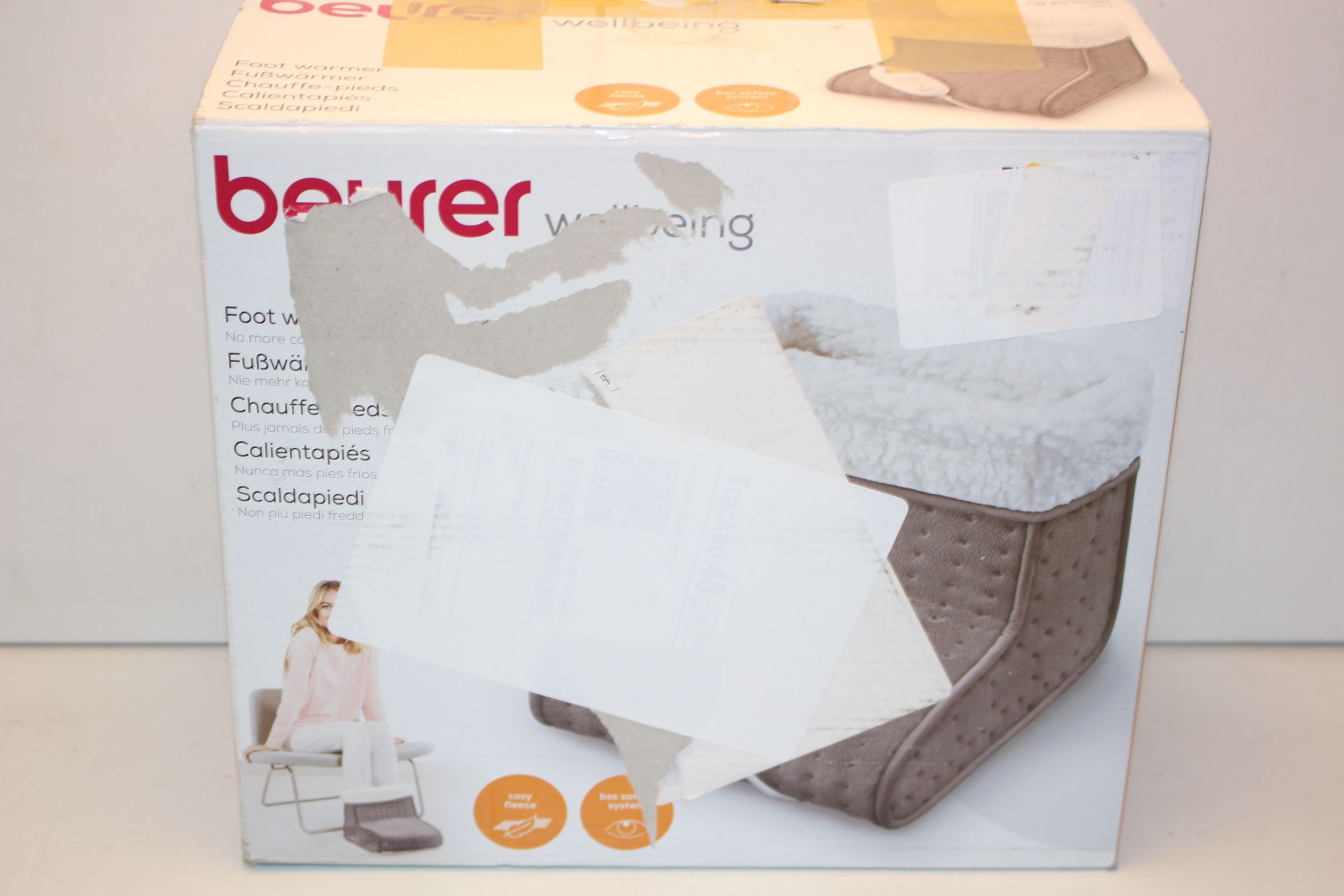 BOXED BEURER WELLBEING FOOT WARMER MODEL: FW 20 TAUPE COSY RRP £39.99Condition ReportAppraisal