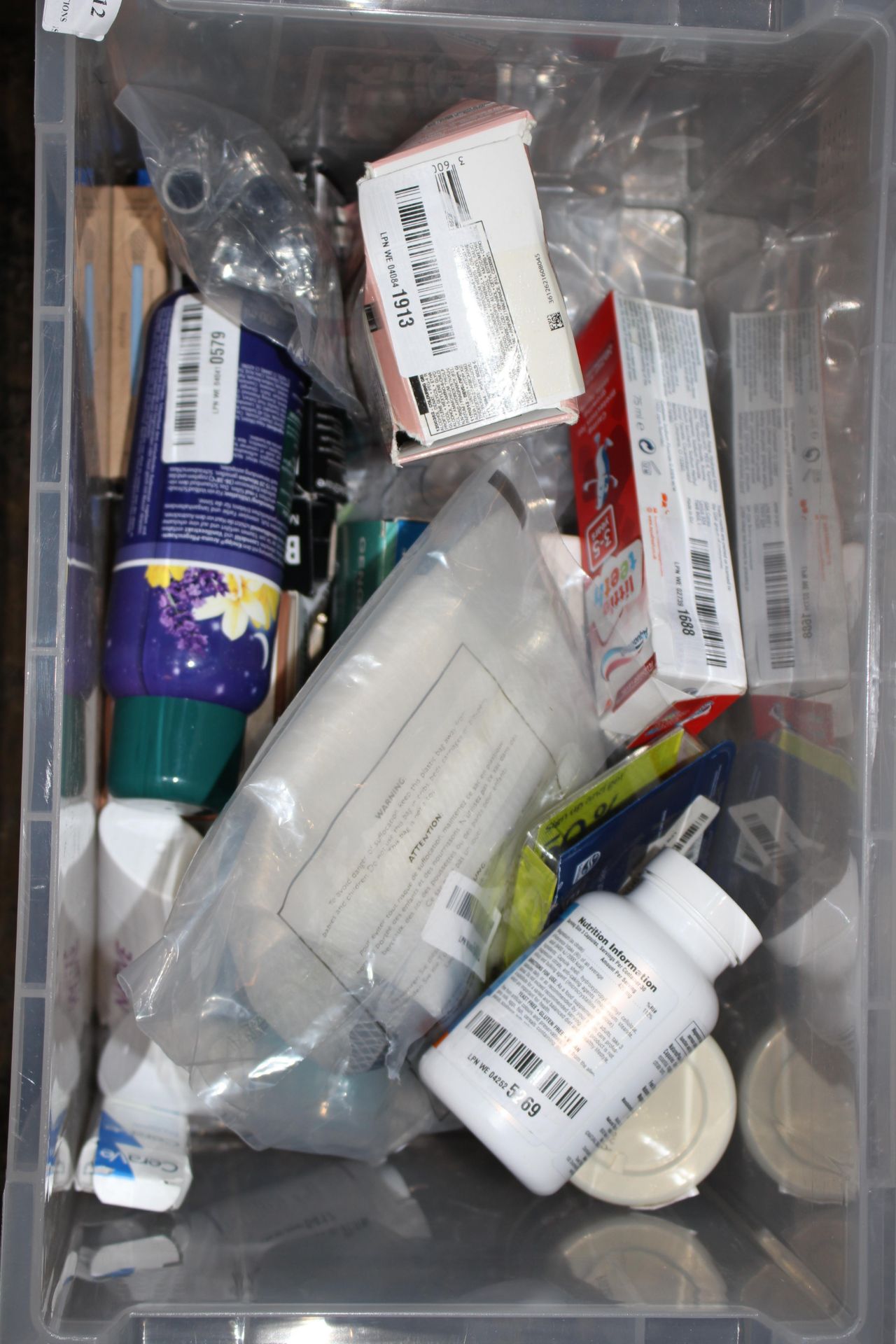 LARGE AMOUNT ASSORTED ITEMS (IMAGE DEPICTS STOCK/CLEAR BOX NOT INCLUDED)Condition ReportAppraisal