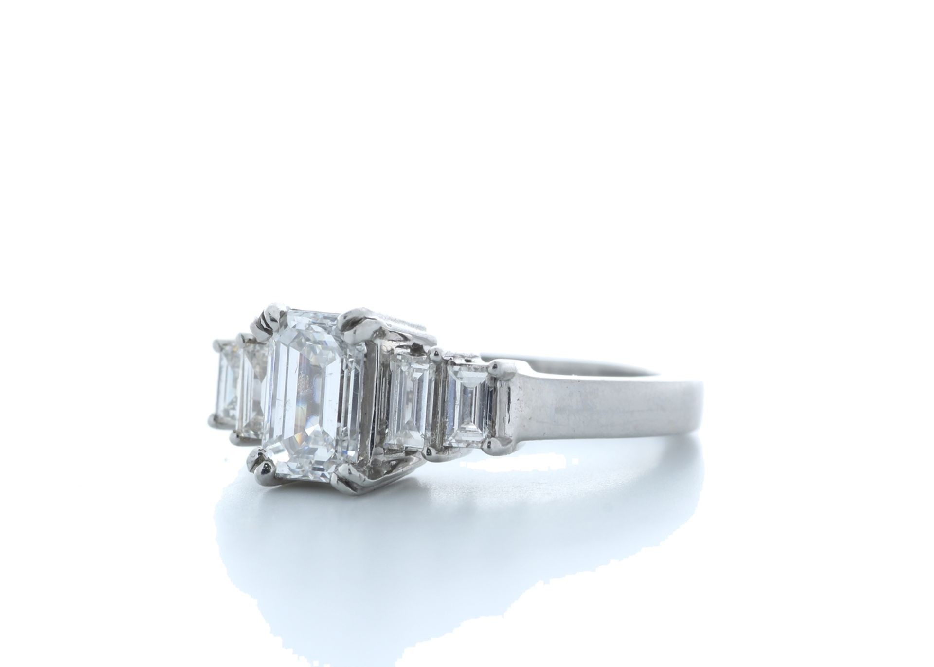 18ct White Gold Emerald Cut Diamond Ring 1.73 (1.23) Carats - Valued by IDI £28,950.00 - 18ct - Image 2 of 5