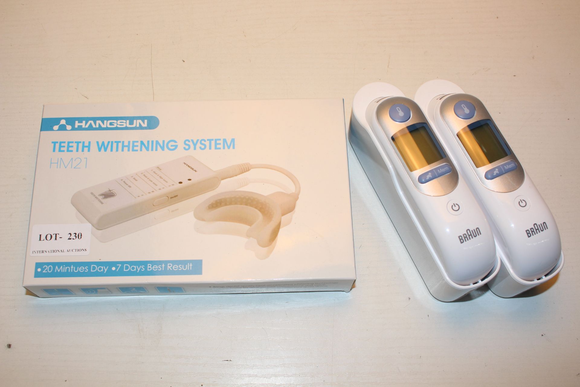 3X BOXED ASSORTED ITEMS TO INCLUDE HANGSUN TOOTH WHITENER HM21 & BRAUN THERMOMETERS (IMAGE DEPICTS
