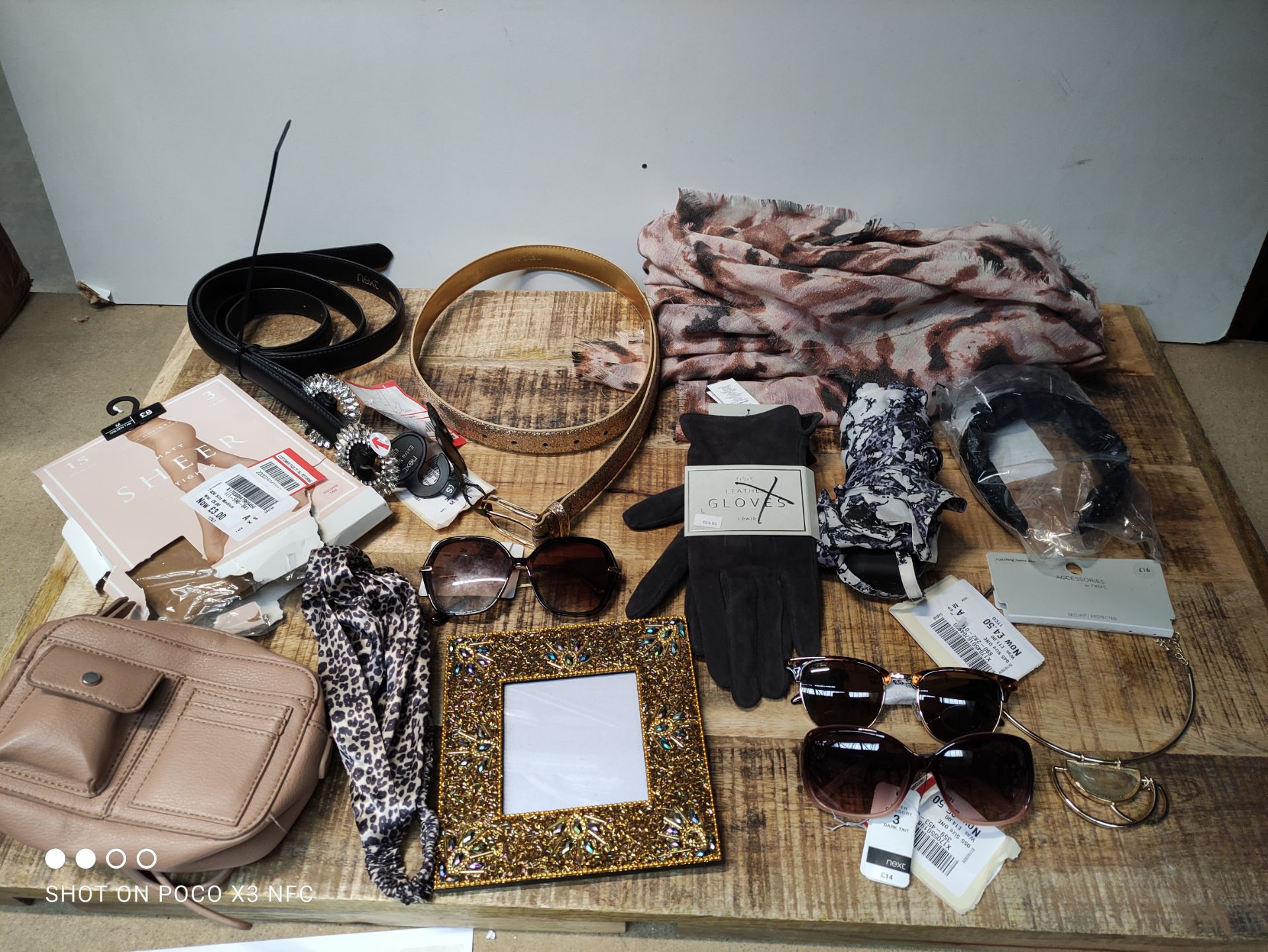 14 X ASSORTED ITEMS TO INCLUDE SUNGLASSES,BELTS AND MORE (IMAGE DEPICTS STOCK)Condition
