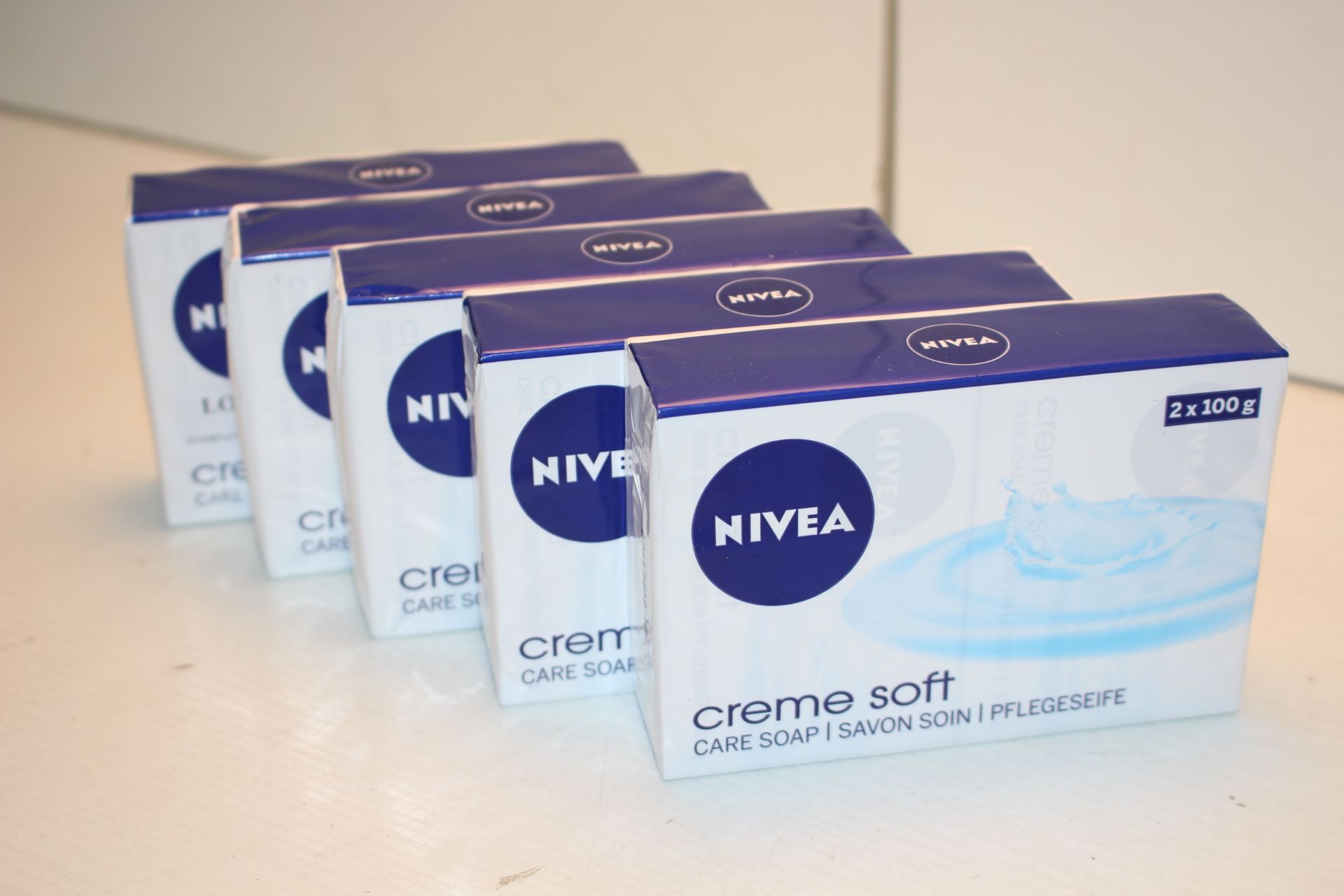 5X 2PACKS NIVEA CRÈME SOFT CARE SOAP (10X 100G)Condition ReportAppraisal Available on Request- All