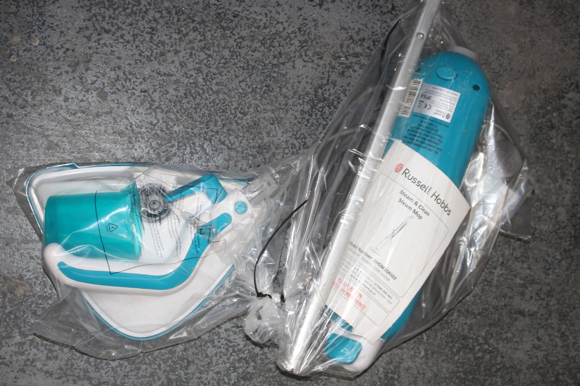UNBOXED RUSSELL HOBBS STEAM & CLEAN STEAM MOP RRP £49.99Condition ReportAppraisal Available on