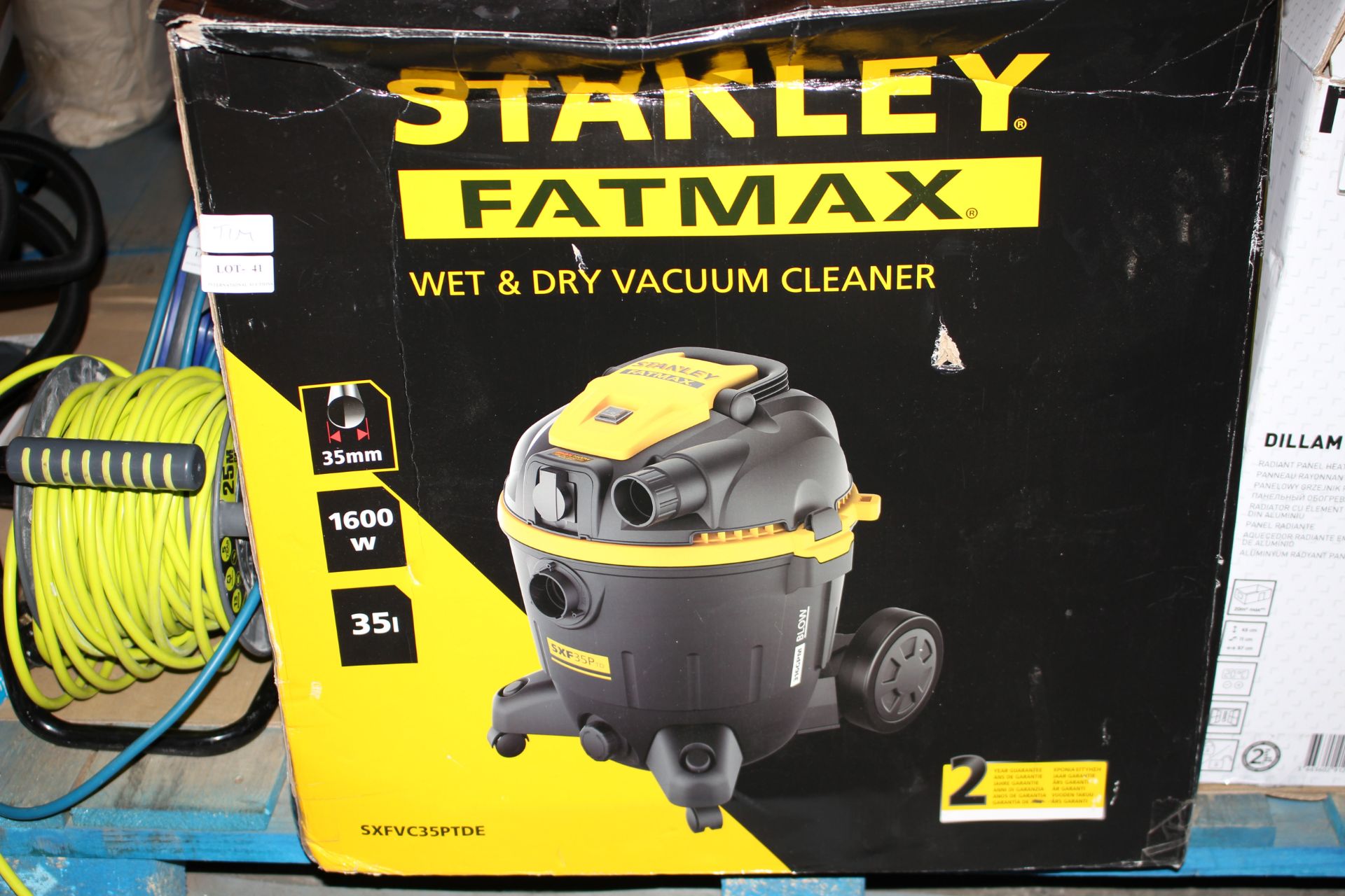 BOXED STANLEY FATMAX WET & DRY VACUUM CLEANER MODEL: SXFVC35PTDE RRP £109.99Condition