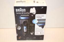 BOXED BRAUN SERIES 3 COOLTEC WET & DRY SHAVER MODEL: CT2S RRP £128.83Condition ReportAppraisal