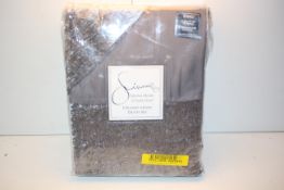 BAGGED SIENNA CRUSHED VELVET DUVET SET KINGSIZE RRP £59.99Condition ReportAppraisal Available on