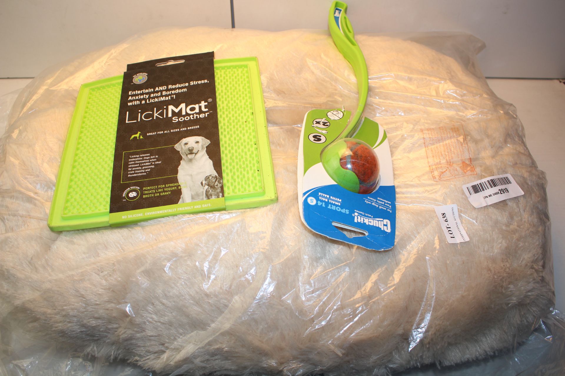 3X ASSORTED PETCARE ITEMS (IMAGE DEPICTS STOCK)Condition ReportAppraisal Available on Request- All