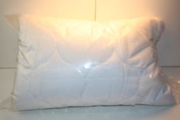 UNBAGGED DUVET UNKNOWN SIZE Condition ReportAppraisal Available on Request- All Items are