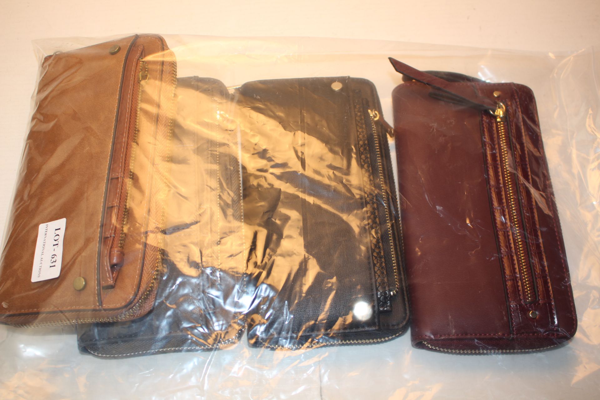 4X ASSORTED WOMENS PURSES (IMAGE DEPICTS STOCK)Condition ReportAppraisal Available on Request- All
