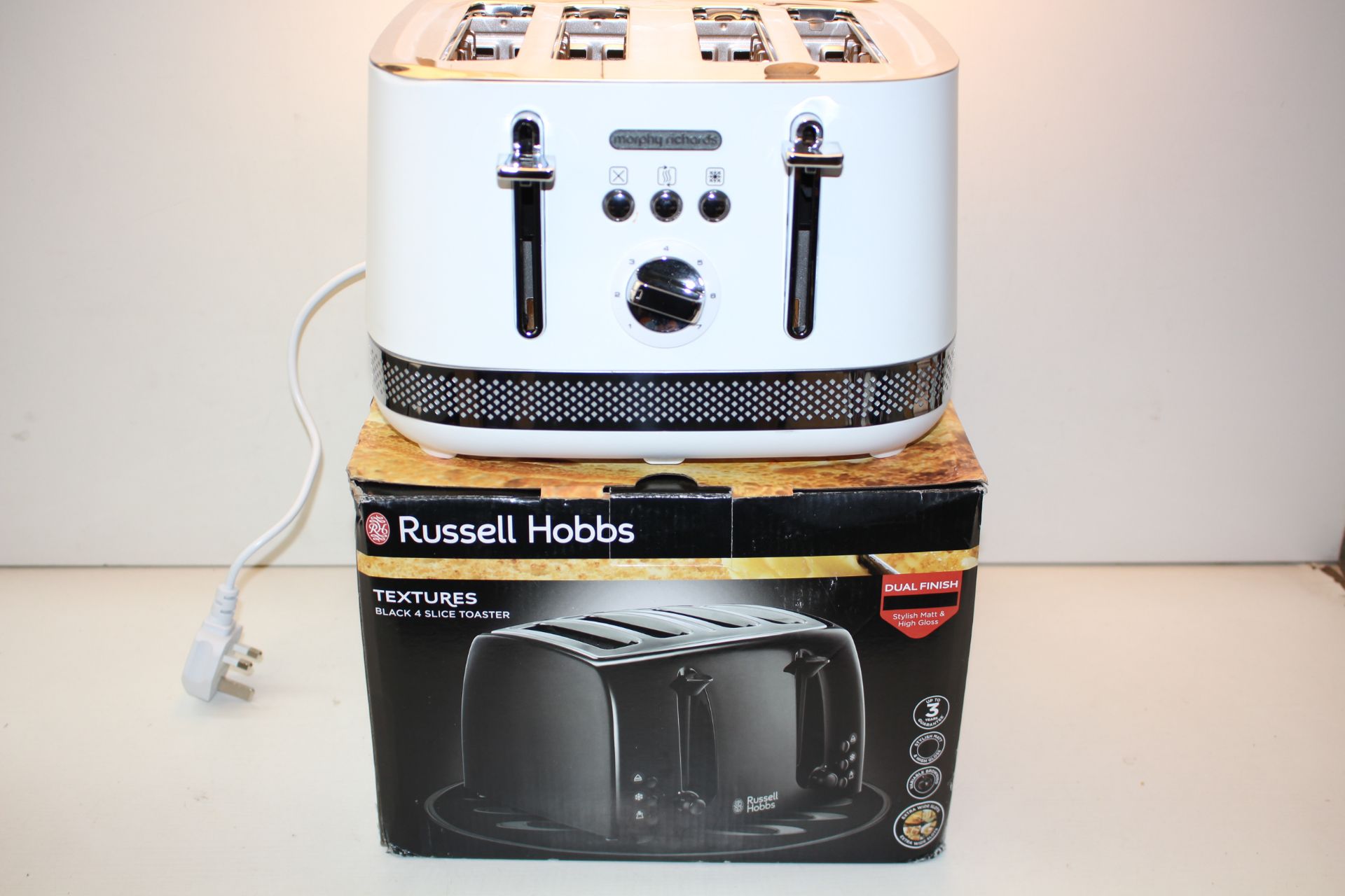 2X BOXED/UNBOXED TOASTERS BY RUSSELL HOBBS & MORPHY RICHARDS (IMAGE DEPICTS STOCK)Condition