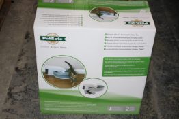 BOXED PETSAFE SIMPLY CLEAN AUTOMATIC LITTER BOX RRP £109.00Condition ReportAppraisal Available on