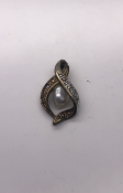 9ct Yellow Gold Pearl Pendant