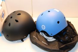 2X ASSORTED UNBOXED/BOXED ITEMS TO INCLUDE OXFORD BICYCLE HELMET BOMBER SIZE MEDIUM & OTHER