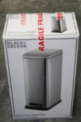 BOXED BLACK & DECKER SOFT CLOSE PEDAL BIN 20L SLIM LINE DESIGN RRP £49.99Condition ReportAppraisal