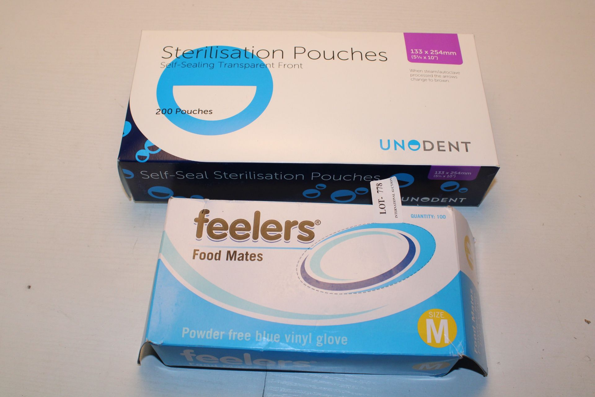 X 4 TEMS TO INCLUDE STERILISATION POUCHES & FOOD PREP GLOVES RRP £25 Condition ReportAppraisal