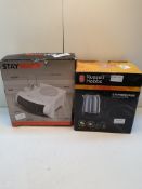 X 2 ITEMS TO INCLUDE RUSSELL HOBBS KETTLE & MINI HEATER COMBINED RRP £40 Condition ReportAppraisal
