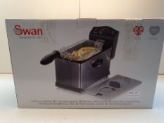 BOXED SWAN 3LITRE CAPACITY DEEP FRYING RRP £32.99Condition ReportAppraisal Available on Request- All