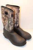 1X PAIR UNBOXED CAMO WELLINGTON BOOTS UK SIZE 12Condition ReportAppraisal Available on Request-