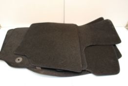 5X ASSORTED ITEMS TO INCLUDE CAR MATTS & OTHER Condition ReportAppraisal Available on Request- All
