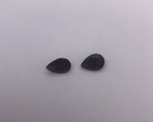 2 matching Garnets approx 1.5 carat each - approx 3 carat total