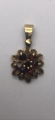 9 carat gold pendant set with Rubies No Reserve