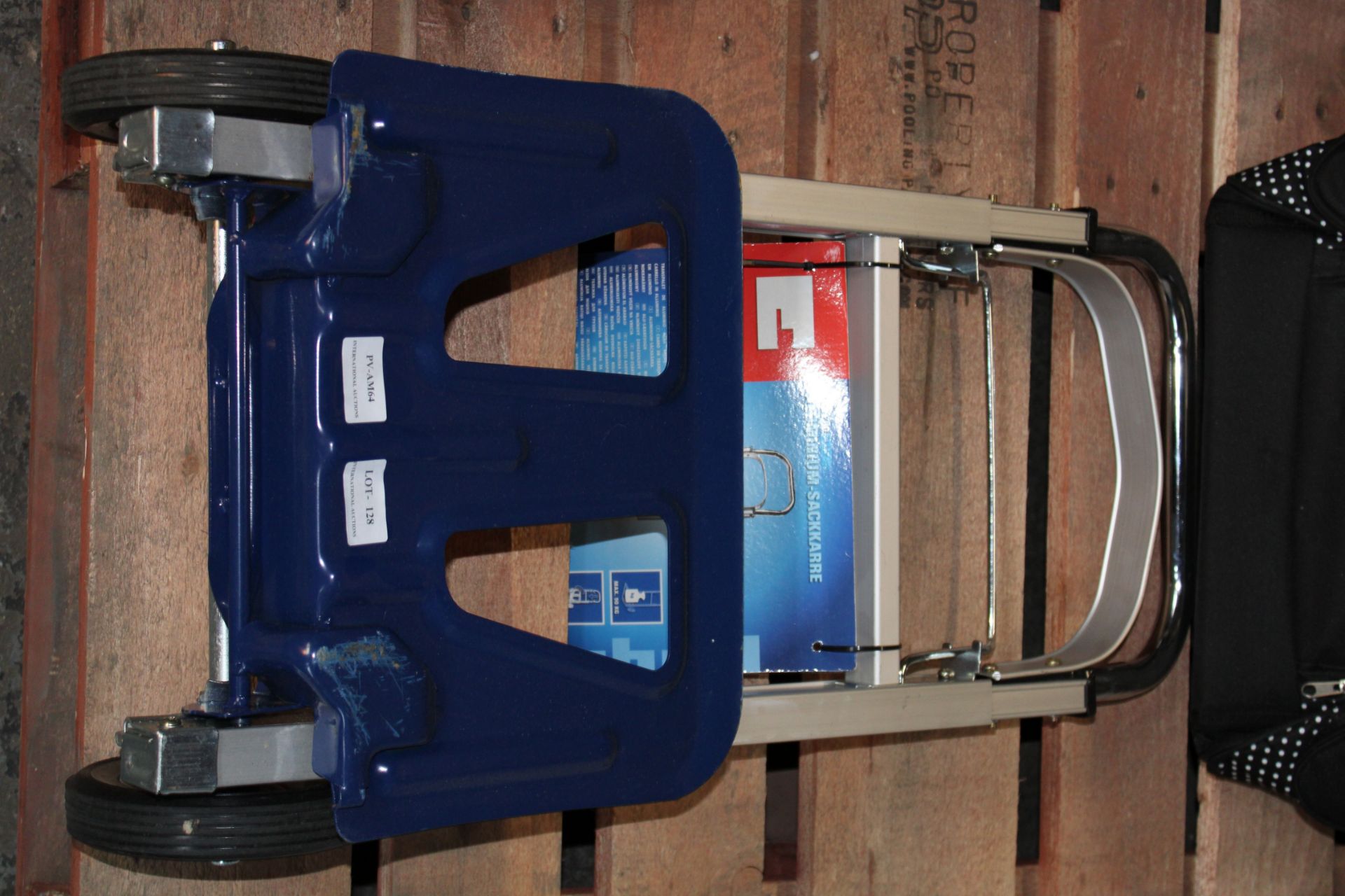 UNBOXED EINHELL ALUMINIUM SACKKARRE BT-HT-90 BLUE RRP £32.59Condition ReportAppraisal Available on