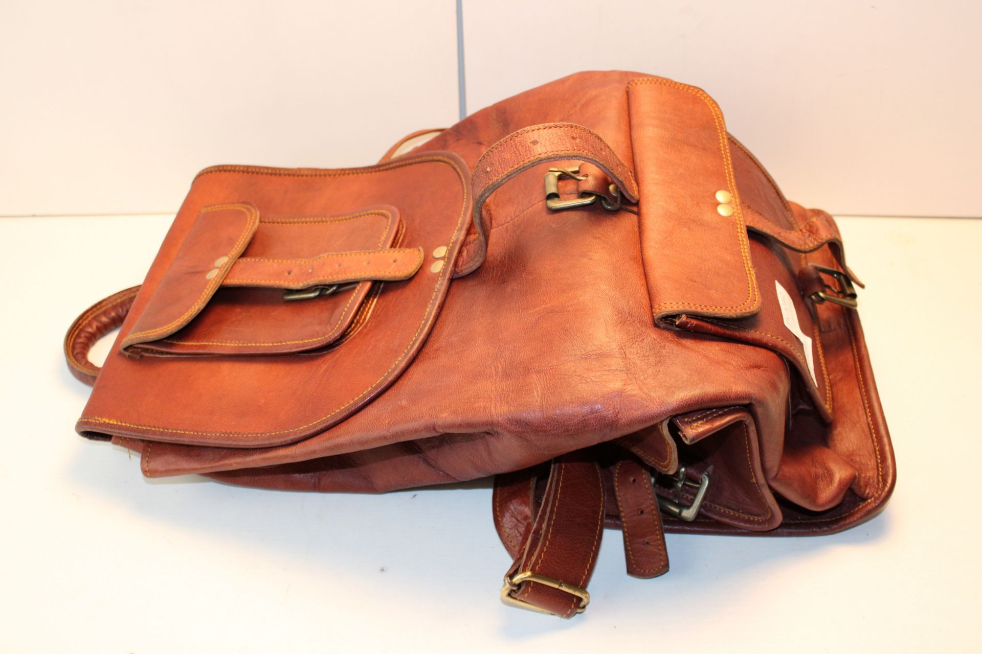 LEATHER BAG Condition ReportAppraisal Available on Request- All Items are Unchecked/Untested Raw