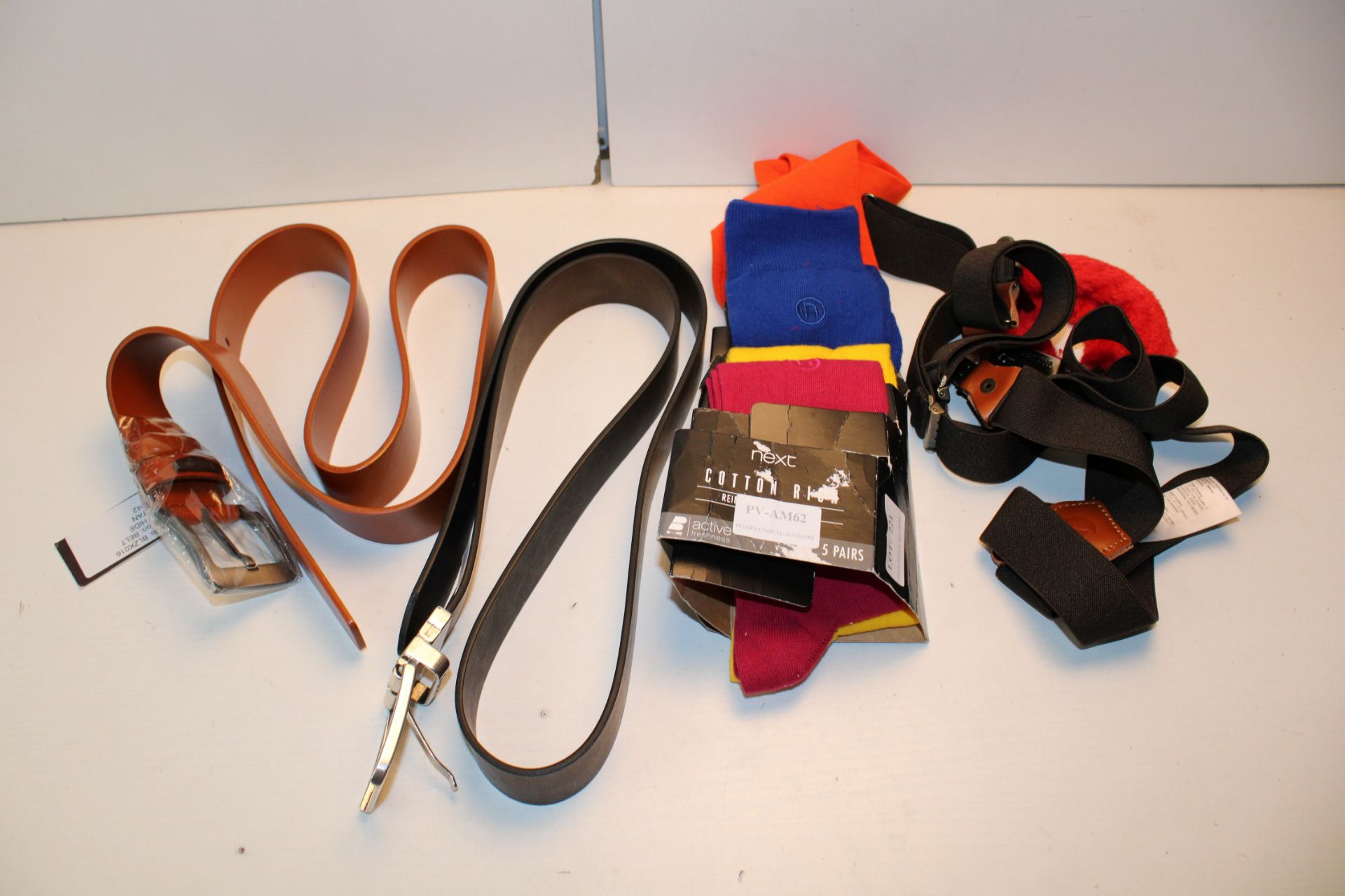 5X ASSORTED ITEMS TO INCLUDE LEVI BELTS & OTHER (IMAGE DEPICTS STOCK)Condition ReportAppraisal