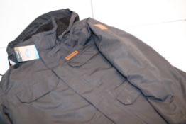 COLUMBIA S CANYON BLACK JACKET M38/41 RRP £99.99Condition ReportAppraisal Available on Request-