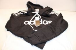 ADIDAS BLACK & WHITE HOODIE SIZE XL 20/22 RRP £24.99Condition ReportAppraisal Available on